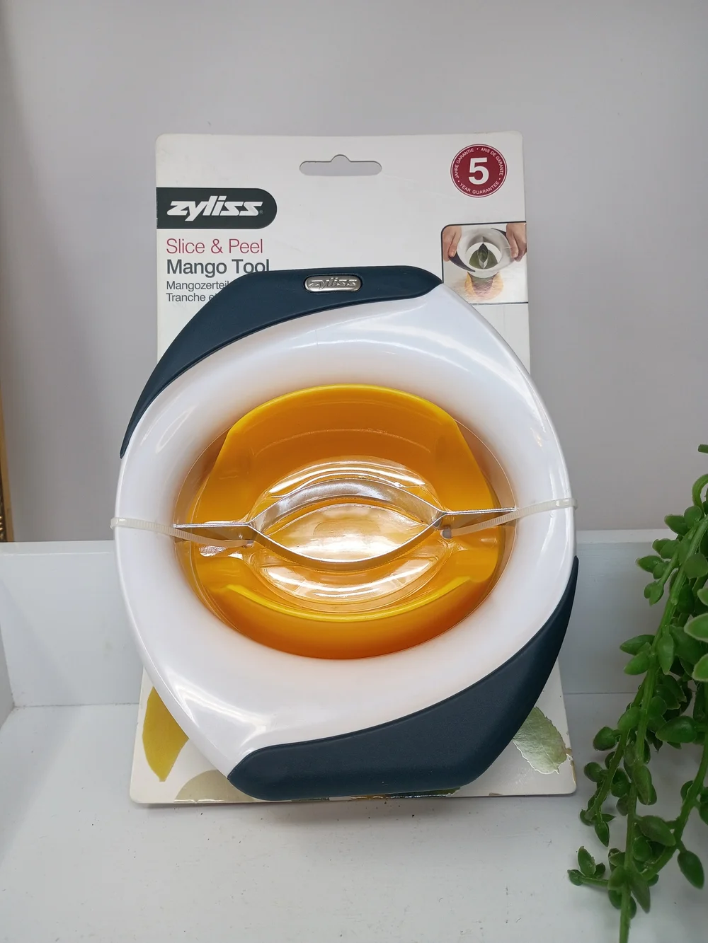Zyliss Slice & Peel Mango Tool - White, Yellow & Dark Blue